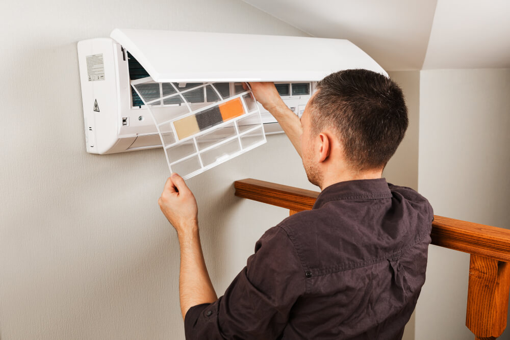 Higienização e limpeza de ar-condicionado residencial